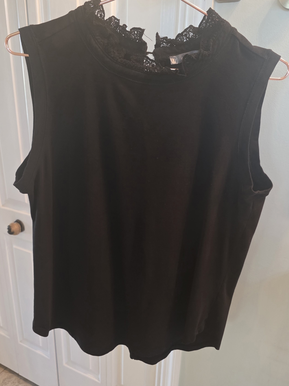 Wit & Wisdom Black Sleeveless Lace-Trim Tank